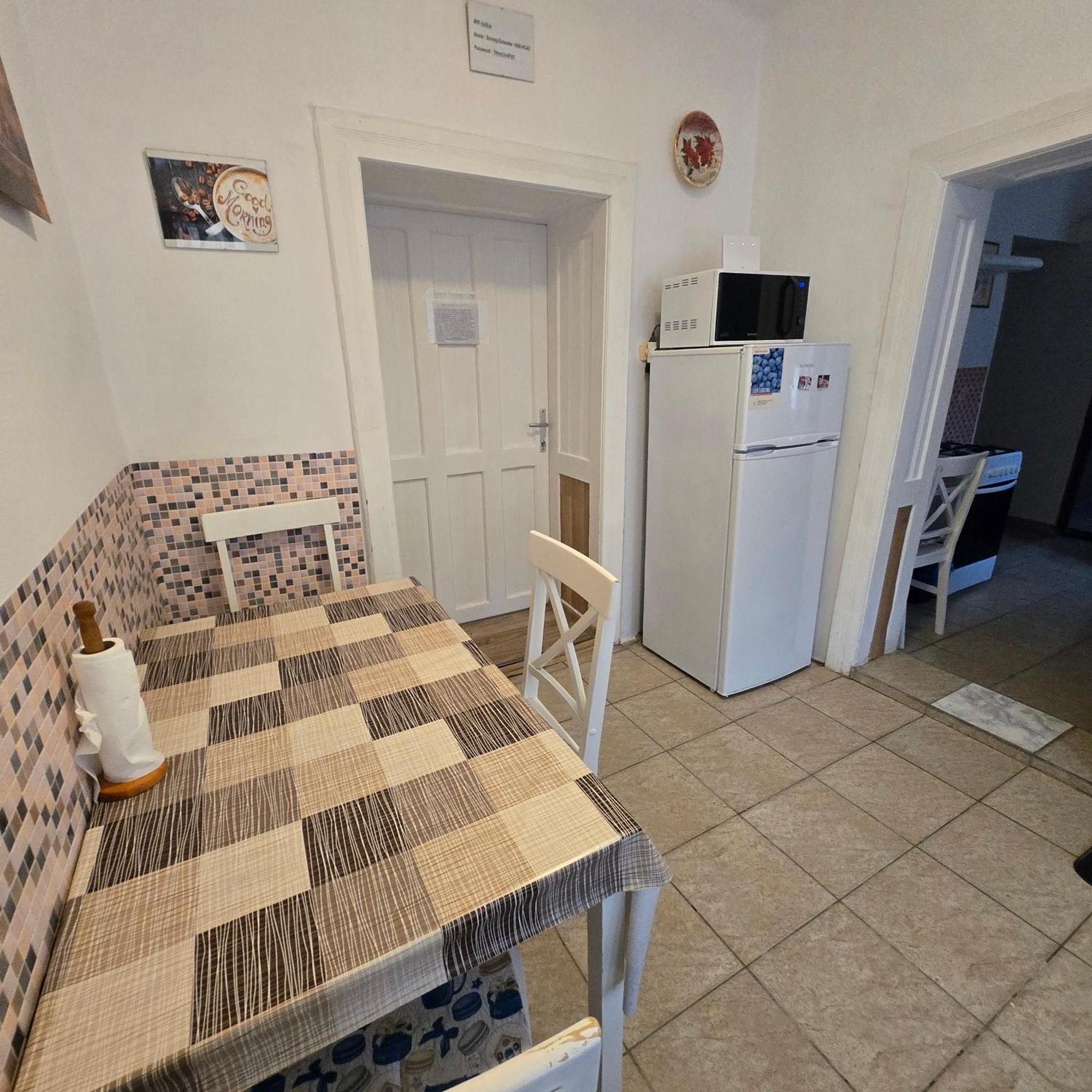 Orsi Apartman / Vendeghaz แก็ชแกเมต ภายนอก รูปภาพ